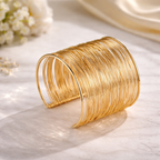 Pulsera Dorada en Forma de C