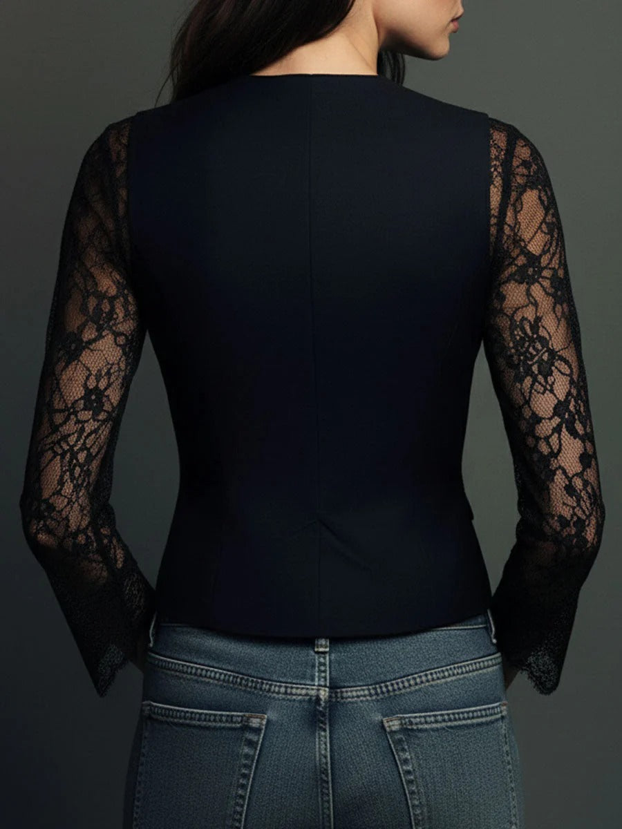 Claudia · Blazer negro con encaje