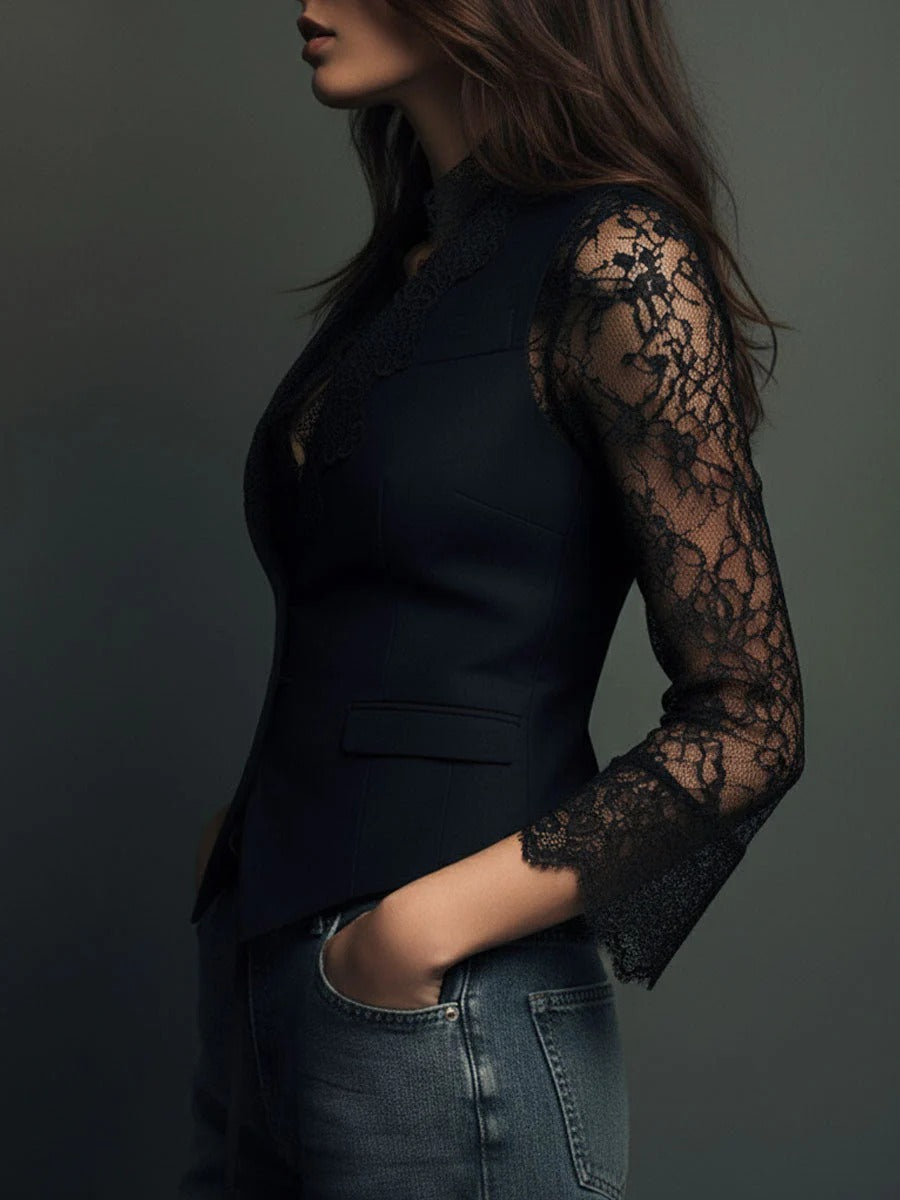 Claudia · Blazer negro con encaje